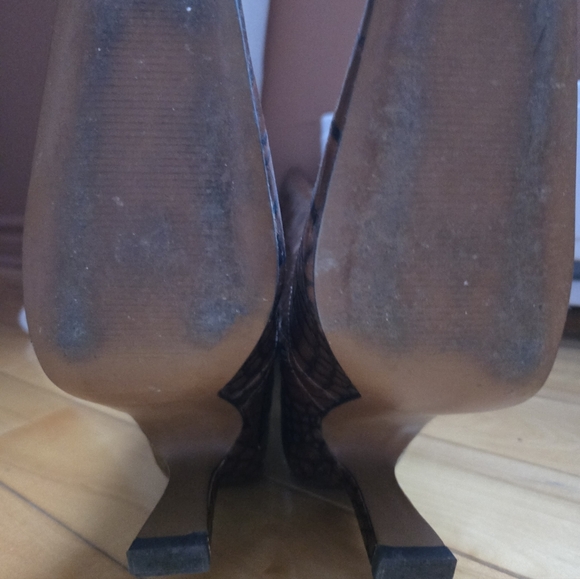 L'Intervalle Elegant Brown Crocodile-Embossed Leather Knee-High Boots - Picture 6 of 11